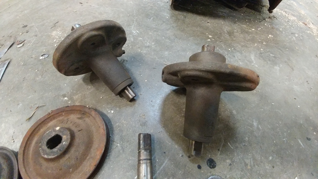 WHEEL HORSE MOWER DECK "D" STYLE SPINDLES Wheel Horse Sold Archive