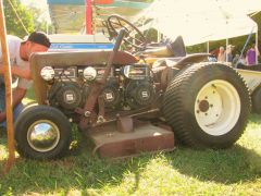 Ethan's Tri-powered Suburban 400@the fall 2014 CAMA Kent show-1