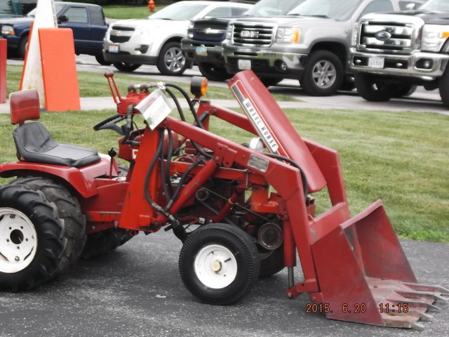 855 with loader 003.JPG