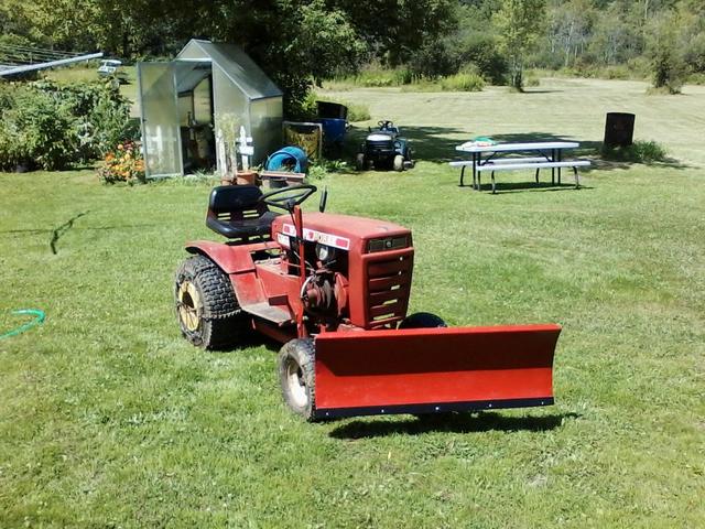 wheel horse plow 002.jpg