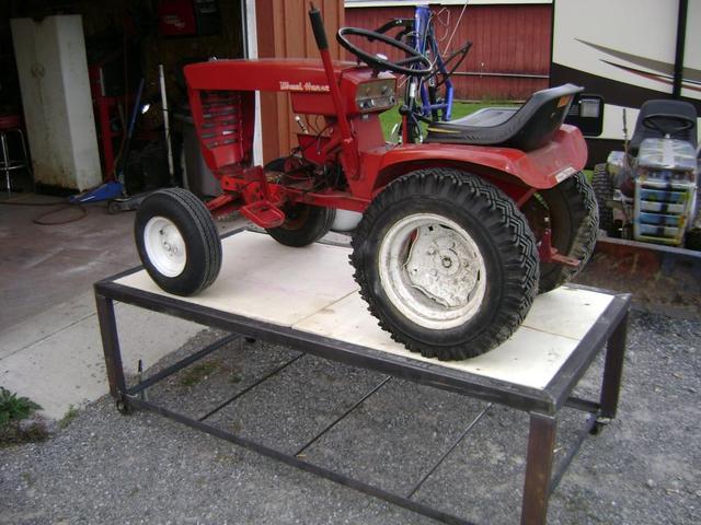 2015_tractor_stand001.thumb.jpg.74d01874