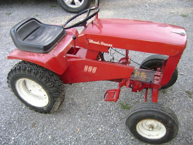 656 wheel horse002.jpg