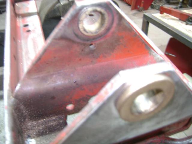 2015_656_mock_up_of_frame_and_bushing002