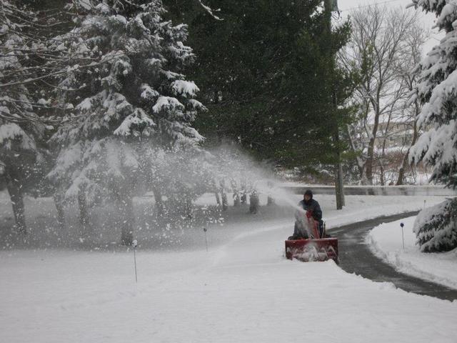 snowblowing 009.jpg