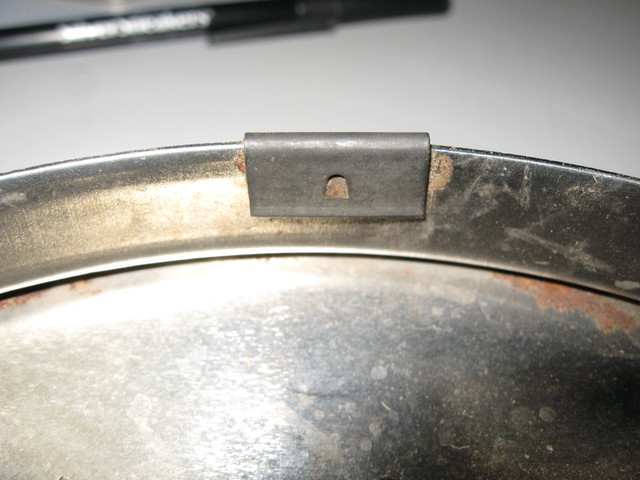 hubcap clips 005.JPG