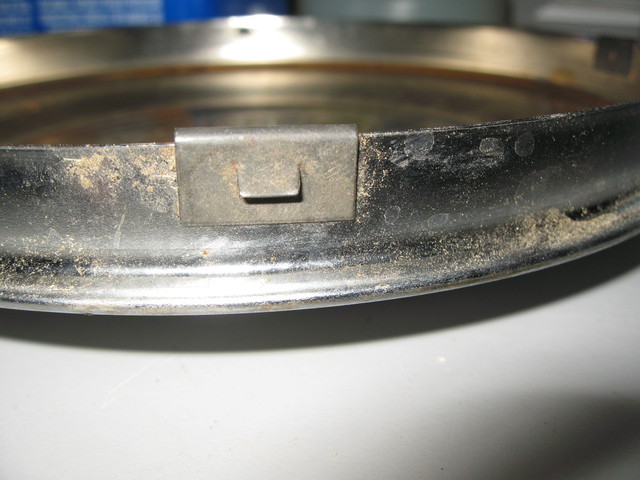 hubcap clips 006.JPG