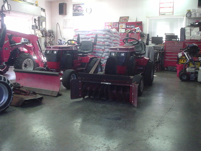 56533c525ec8b_Snowteamingaragereadytogo2