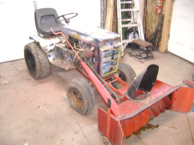 5657462847fb7_2015wheelhorsewithsnowblow