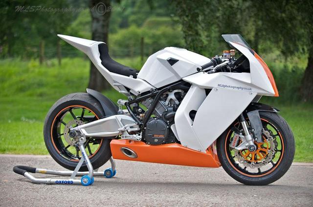 RC8.thumb.jpg.cde76ad3897ac536664dc48b5f