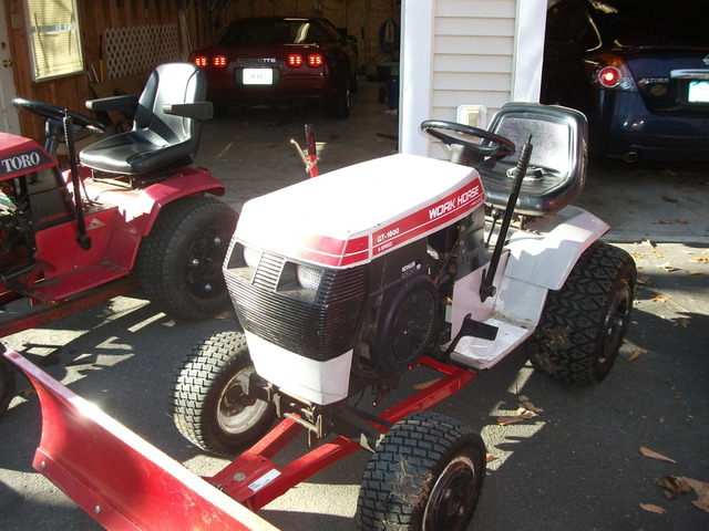 56637b20d696e_2015-16PLOWTEAM006.thumb.J