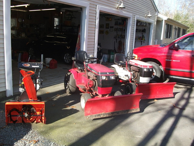 56637b28aed8d_2015-16PLOWTEAM002.thumb.J