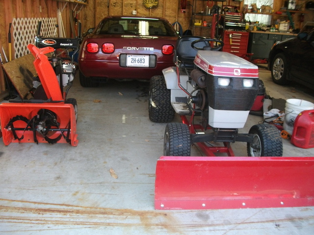 5664a69c0edce_2015-16PLOWTEAM007.thumb.J