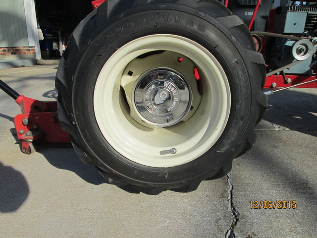 tractor hub caps 001.JPG