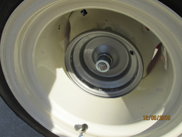 tractor hub caps 002.JPG