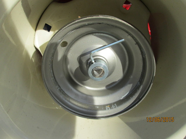 tractor hub caps 003.JPG