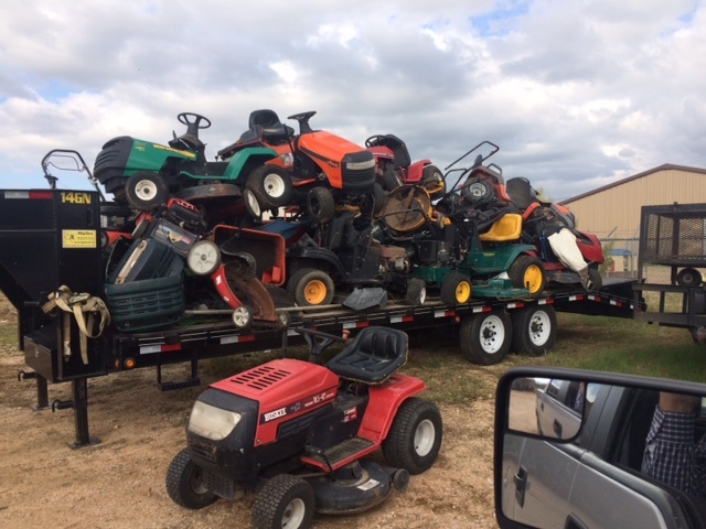 5672e6433c397_junkbigboxtractors.JPG.85f