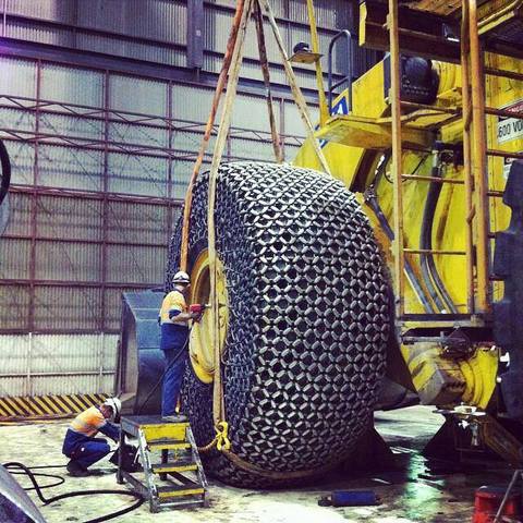 chains.jpg.4f213f2d6b570325411f7a51f6969