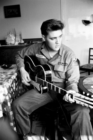 elvis-presley-army-young-uniform.thumb.j