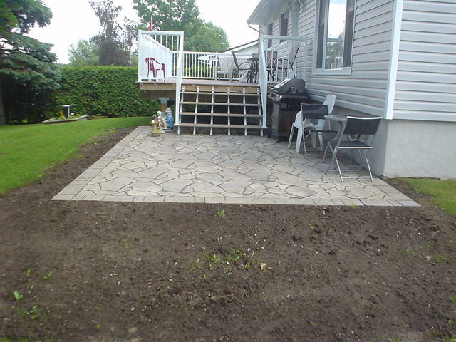 Front deck and railings complete 1.jpg
