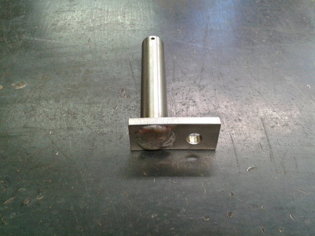 Axle pin welded up 1.jpg