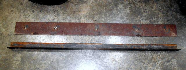 Snow blade disassembled cutting edge and top support 2.jpg