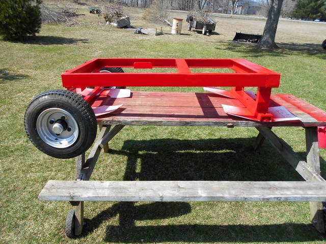 Rear hubs and wheels installed 5.jpg