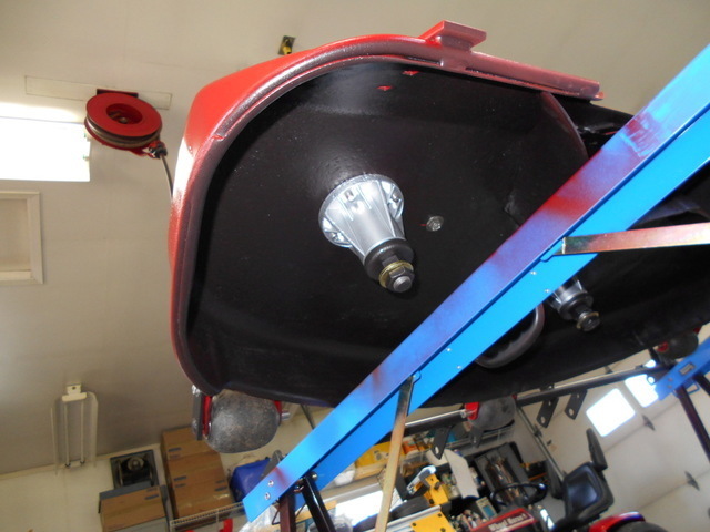 Underneath showing spindles 1.JPG