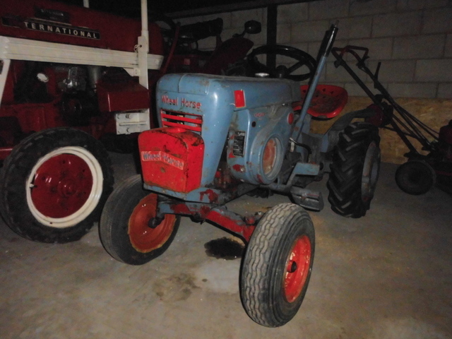 wheel horse museum 006.JPG