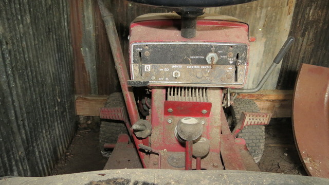 tractors and birds 055.JPG