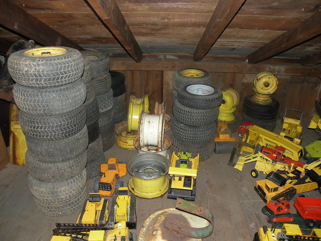 kitchen and attachments 028.JPG