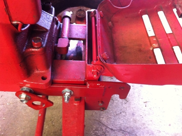 skonk rattle 001.JPG