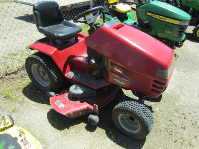 1999 Toro 268-H right front.jpg