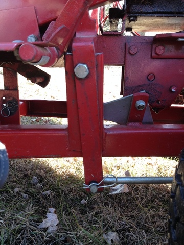 Dozer angle rod at lever.JPG