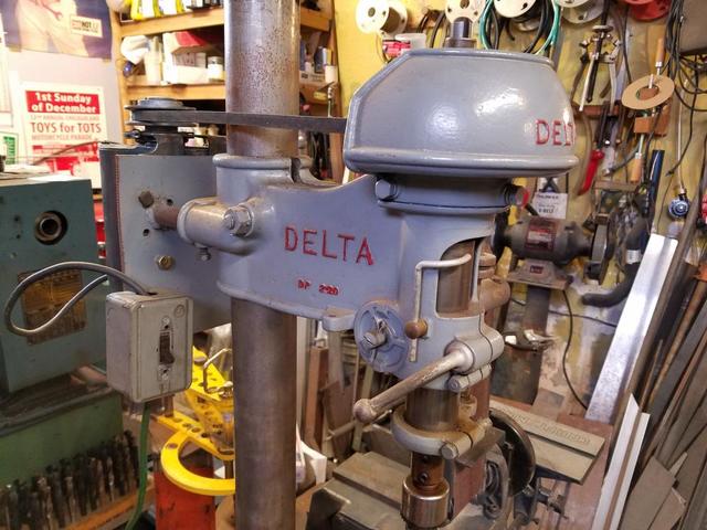 Delta DP220 2.jpg