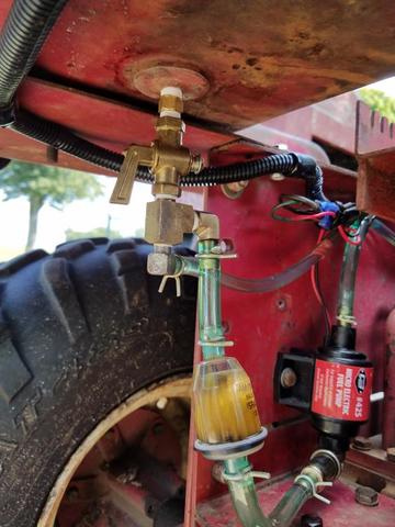 fuel lines tank side.jpg