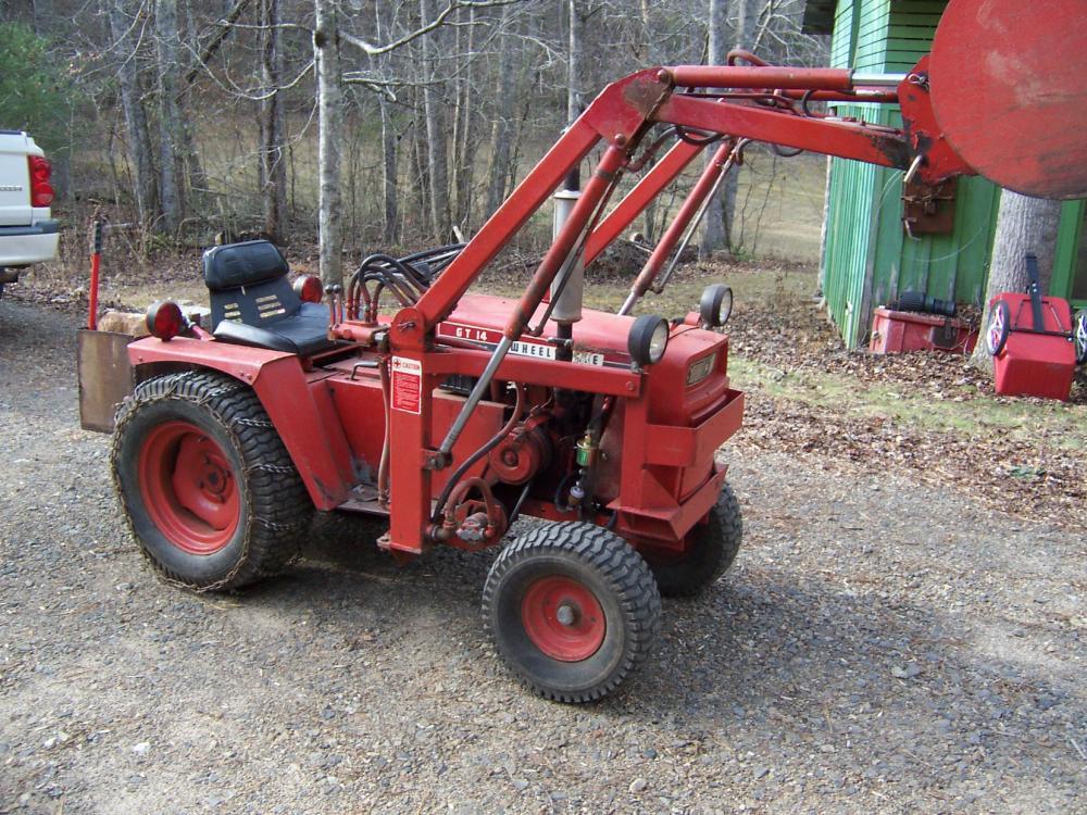 GT-14 with FEL 008.JPG