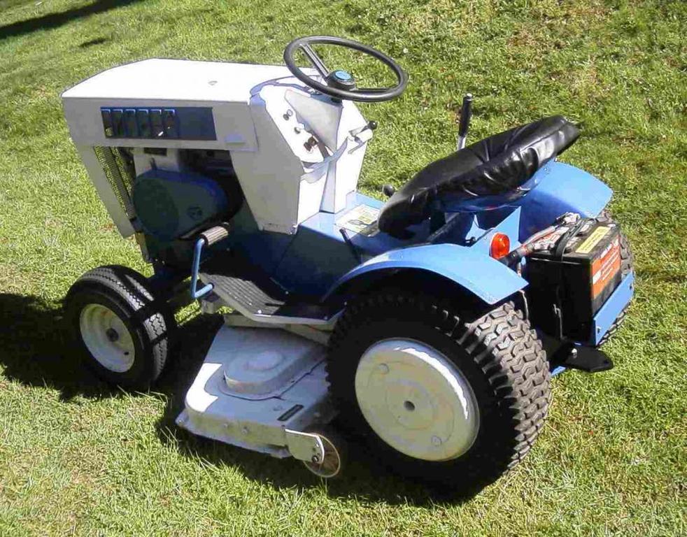 Blue Suburban East Haven 003.jpg