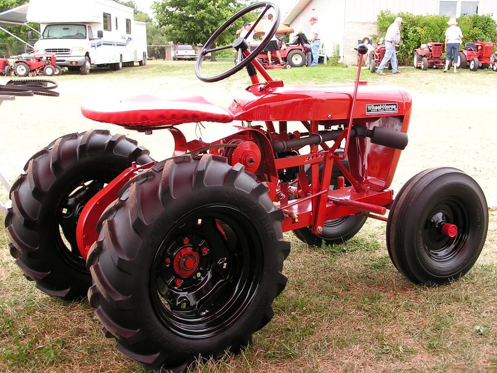 58f2d77034362_CharlotteTractorShow(14).thumb.JPG.acd97869af46493c6c05ee18e6853751.JPG