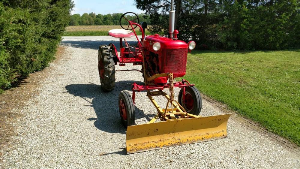 Farmall Cub 2.jpg