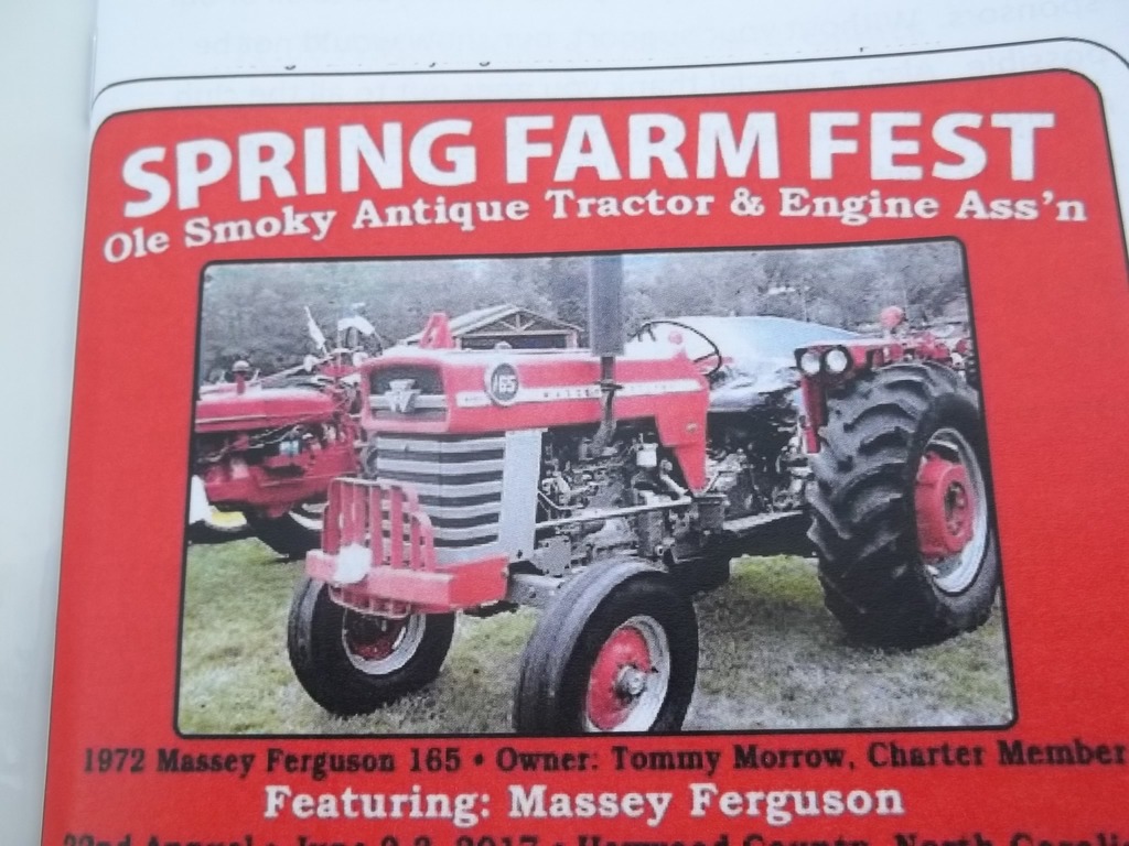 593316dea5895_tractorshowoldsmokey039.JPG.ead4756b8415ac15699ef6eaea519db9.JPG