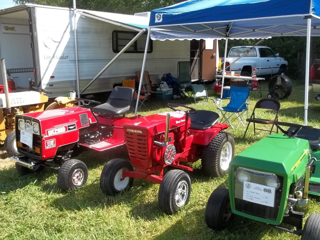 593318a09639a_tractorshowoldsmokey016.JPG.e02784cfac3b49bbab6ed58df65f255e.JPG
