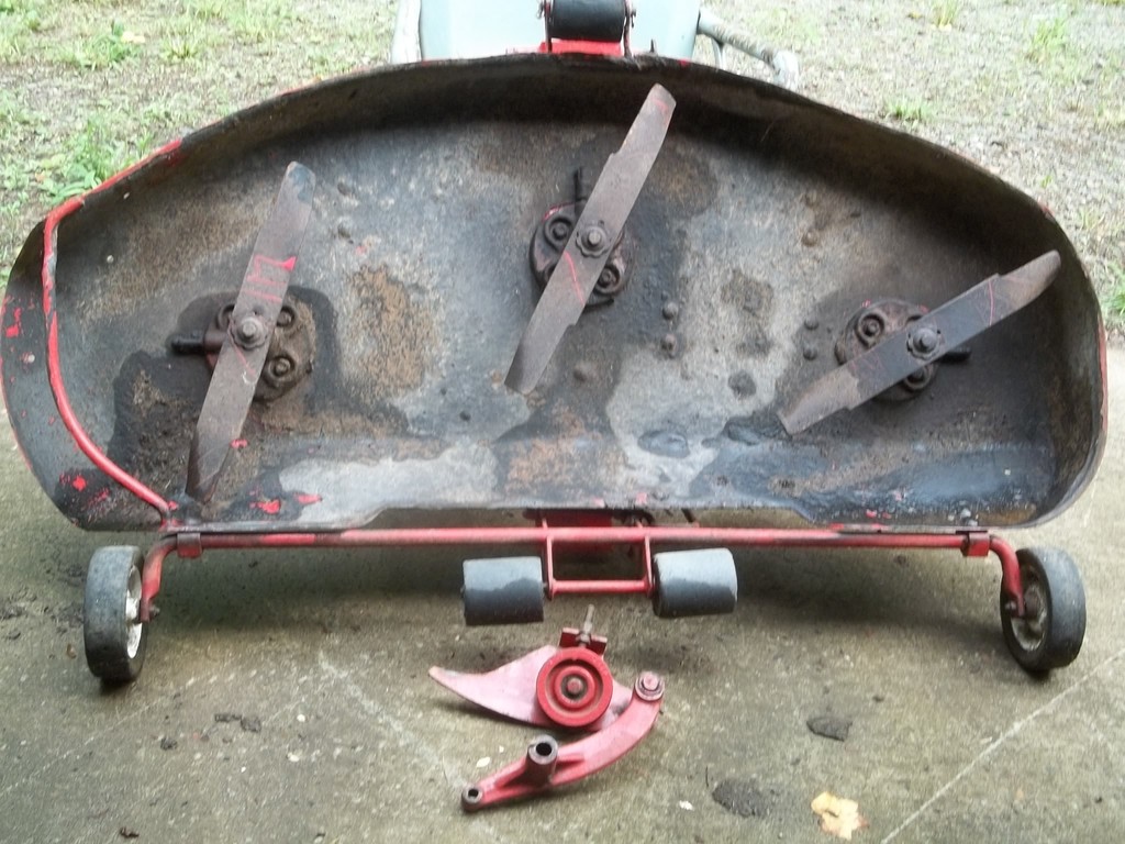 59398b397fc09_mowerdeckandrakeforsale007.JPG.b0c37aa72458e1eaab2f8a5ec319ccc1.JPG