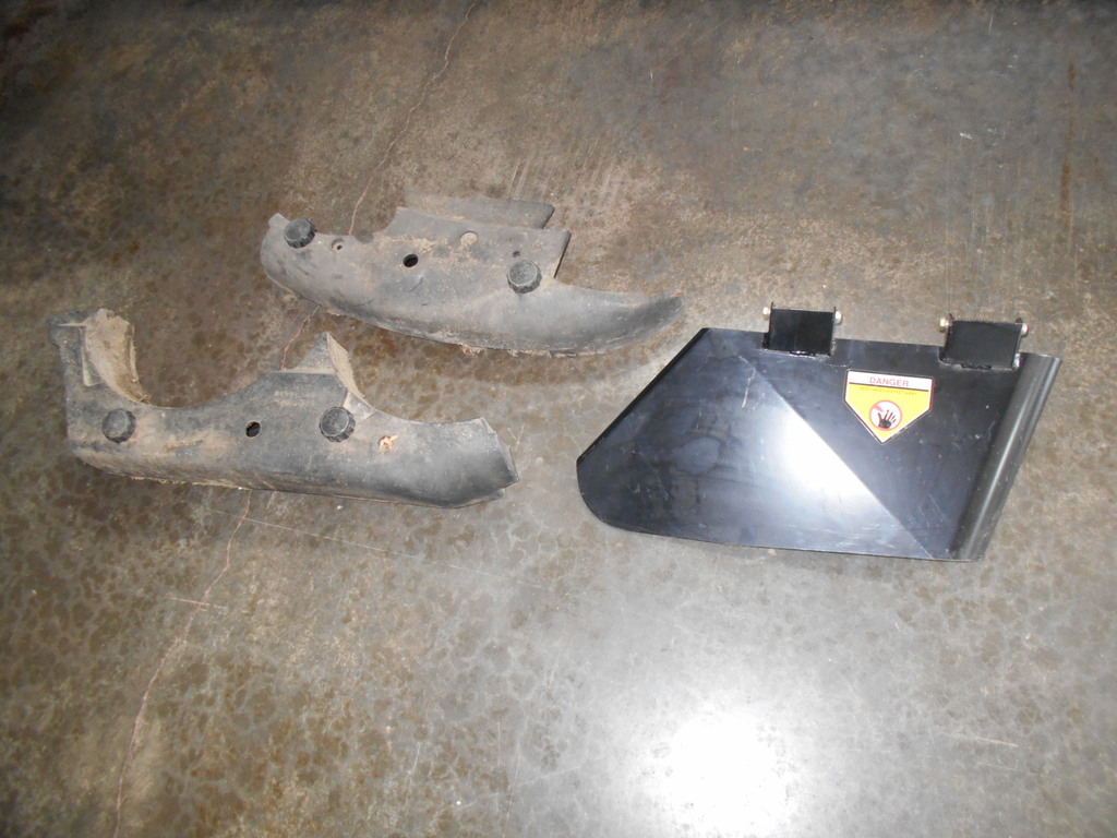 595fec5af106f_Deckmulchinginsertsanddeflector1.JPG.eaa5a0996927597e70ea413f93ed8056.JPG