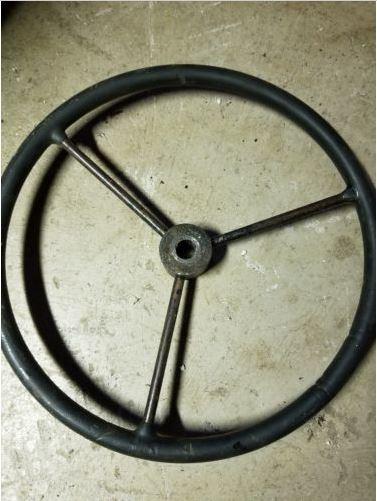 steeringwheel.JPG.33438c376854b619cc9e6736c3c172f8.JPG