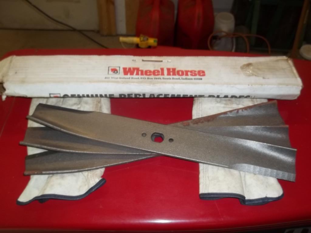 5af22007c5bed_mowerblades006.JPG.36f001350fd6cfedf22705f5948dcc26.JPG