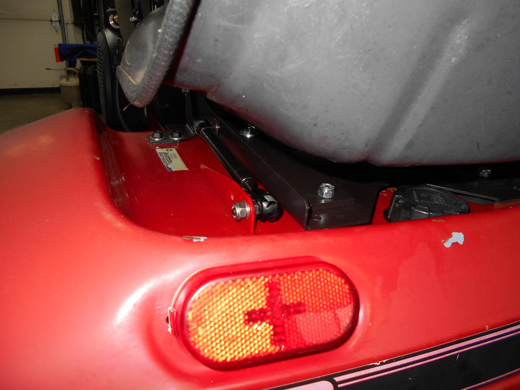 5b89326eb8edb_Liftsupportinstalled4.JPG.abcc90fdfe245a8f1559006580cb5113.JPG