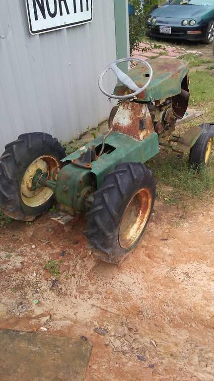 1234006073_oldgardentractor1.jpg.5bc9108f477a4a397352fa6e94709359.jpg