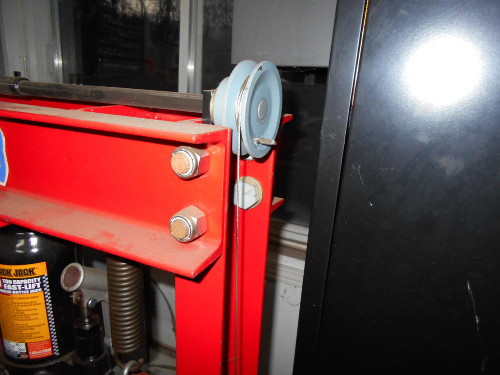 2043333359_Drillpresstableliftcable3.JPG.c099b4891b13e294a5b9445cbb03dee1.JPG