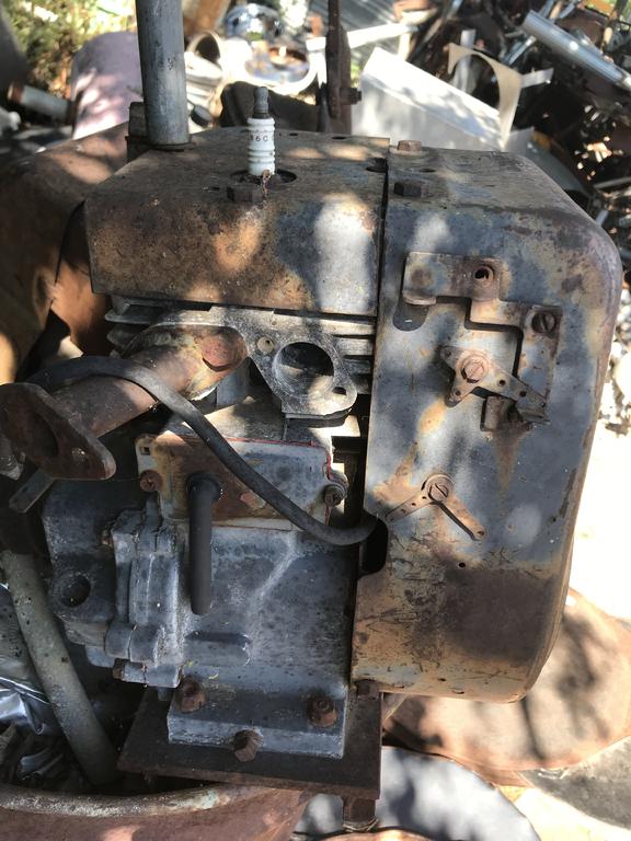1905335887_oldmotor1-4.JPG.76fc7035acdf4c986afb1ea4ddc7f44e.JPG