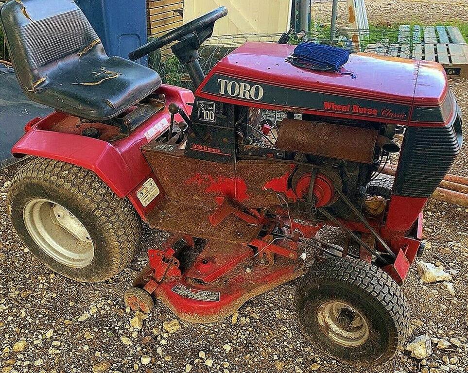 Toro Wheelhorse 312-8 (2).jpg